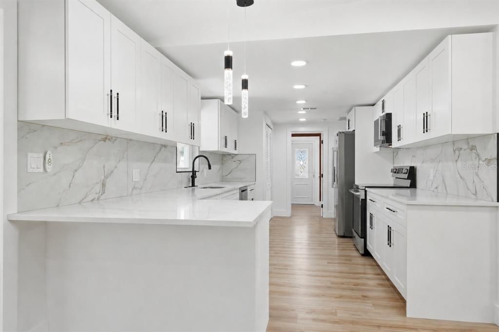 For Sale: $439,900 (4 beds, 2 baths, 1840 Square Feet)