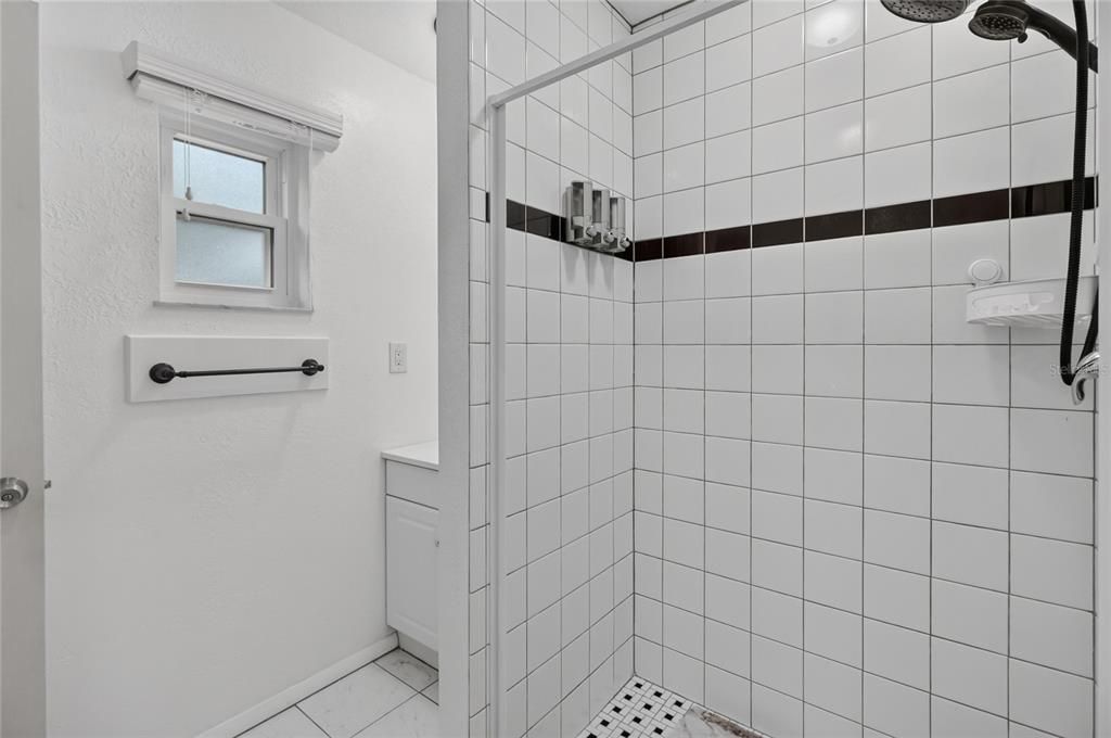 На продажу: $289,900 (3 спален, 2 ванн, 1348 Квадратных фут)