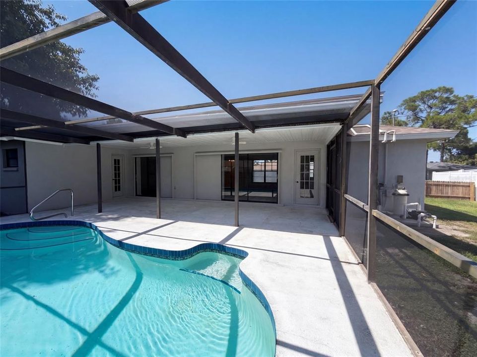 For Sale: $367,000 (3 beds, 2 baths, 1533 Square Feet)