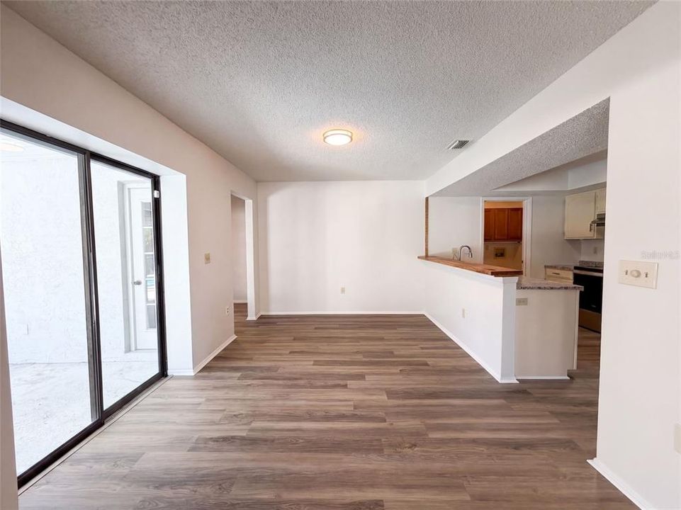 For Sale: $367,000 (3 beds, 2 baths, 1533 Square Feet)