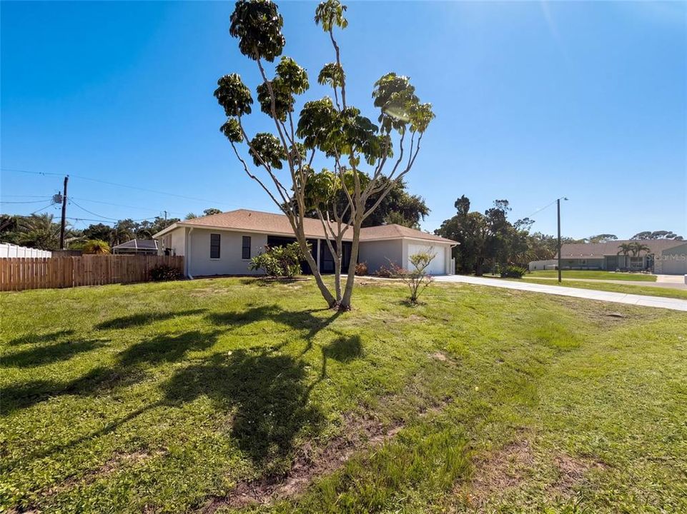 For Sale: $367,000 (3 beds, 2 baths, 1533 Square Feet)
