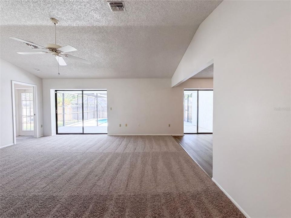 For Sale: $367,000 (3 beds, 2 baths, 1533 Square Feet)