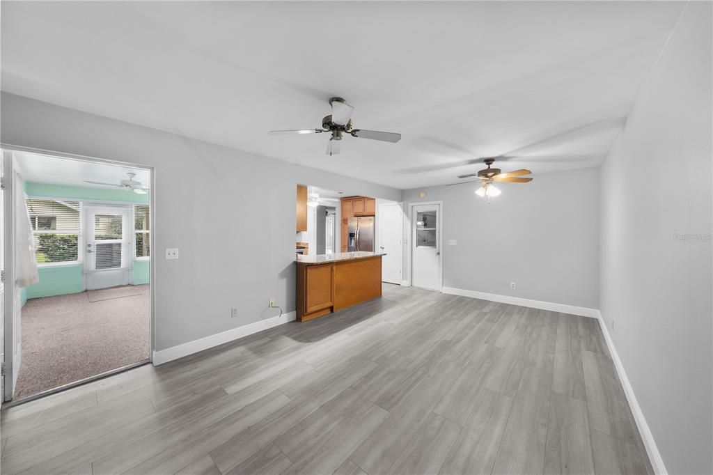 For Sale: $190,000 (2 beds, 2 baths, 1409 Square Feet)