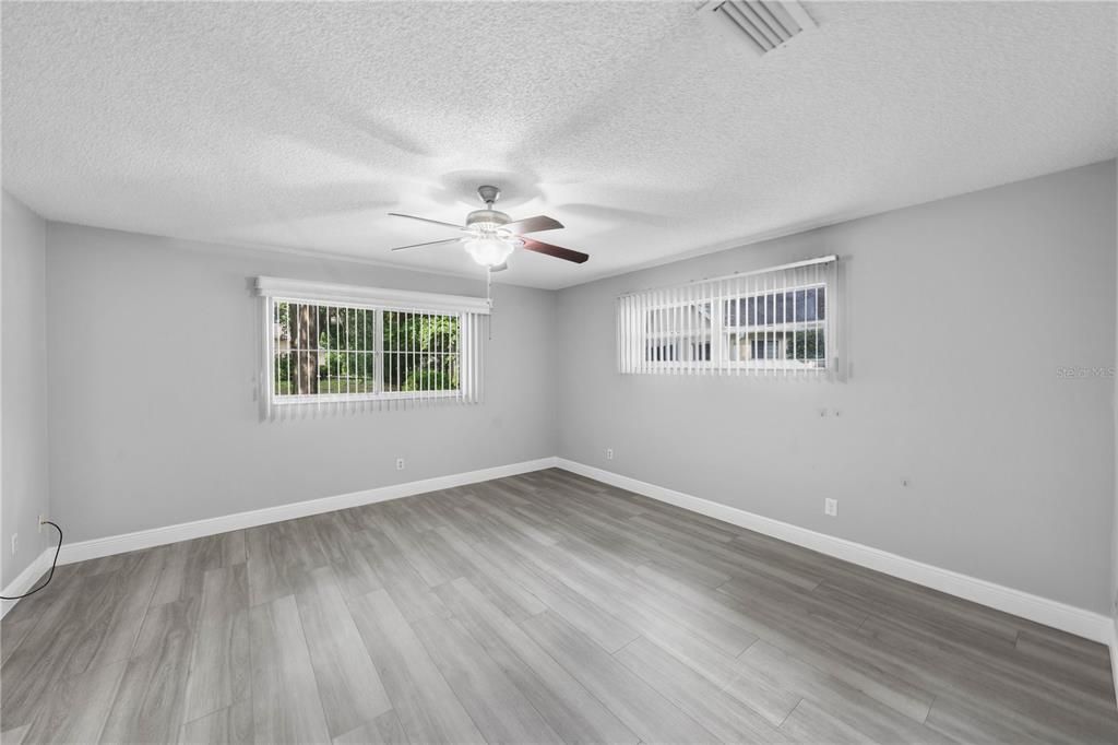 For Sale: $190,000 (2 beds, 2 baths, 1409 Square Feet)