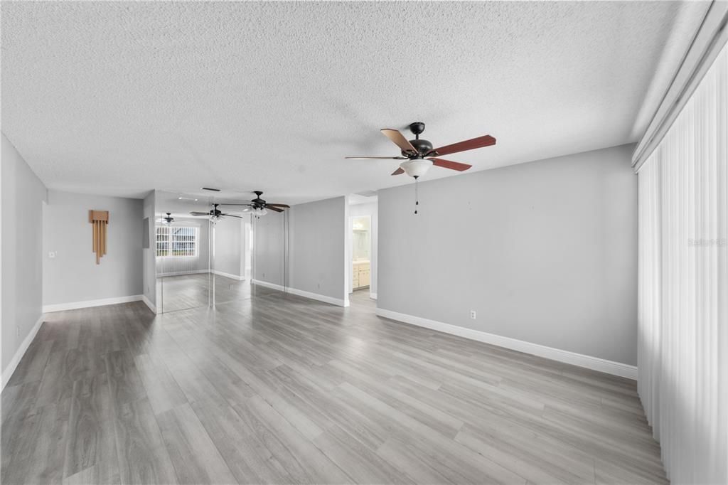 For Sale: $190,000 (2 beds, 2 baths, 1409 Square Feet)