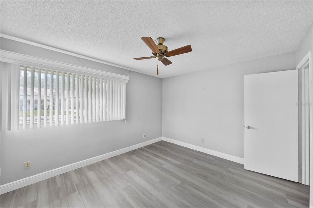 For Sale: $190,000 (2 beds, 2 baths, 1409 Square Feet)