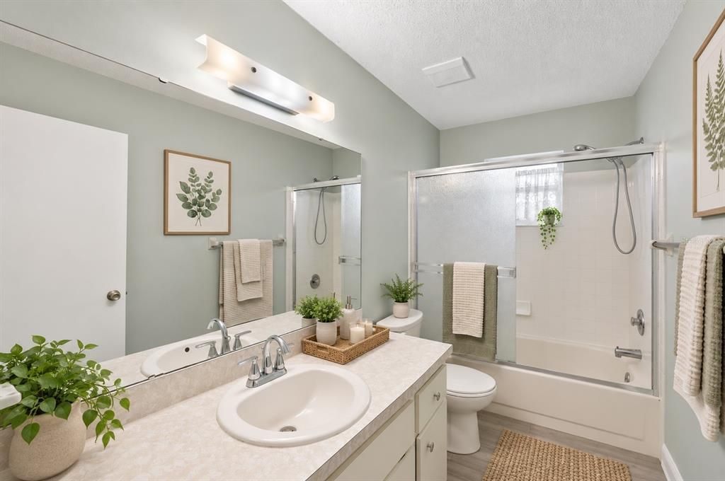 For Sale: $190,000 (2 beds, 2 baths, 1409 Square Feet)