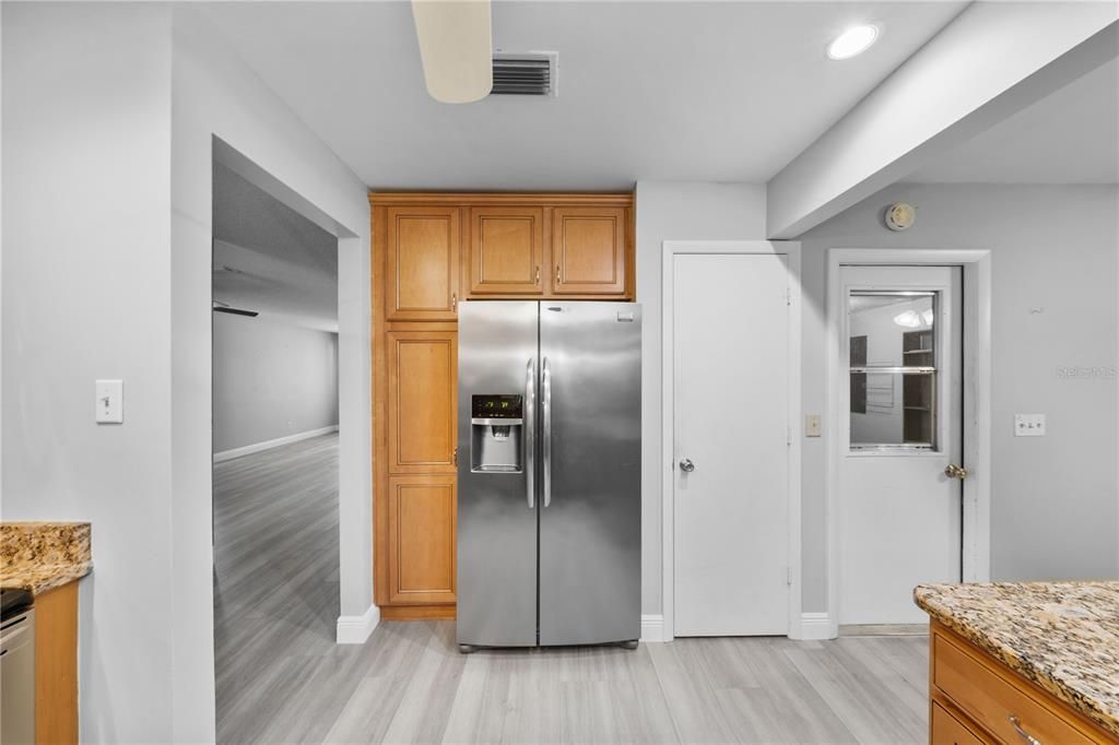 For Sale: $190,000 (2 beds, 2 baths, 1409 Square Feet)