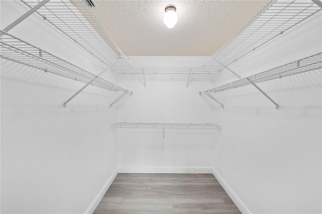 For Sale: $190,000 (2 beds, 2 baths, 1409 Square Feet)