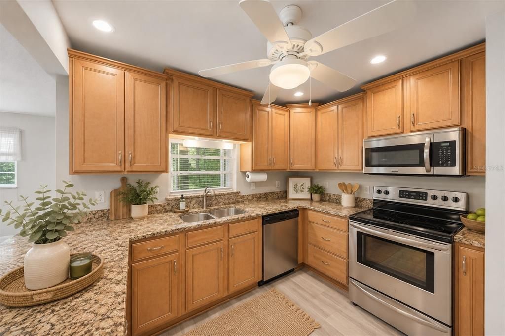 For Sale: $190,000 (2 beds, 2 baths, 1409 Square Feet)