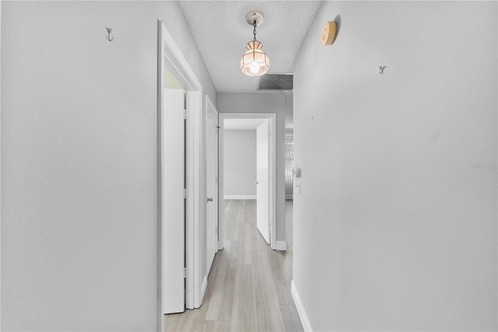 For Sale: $190,000 (2 beds, 2 baths, 1409 Square Feet)