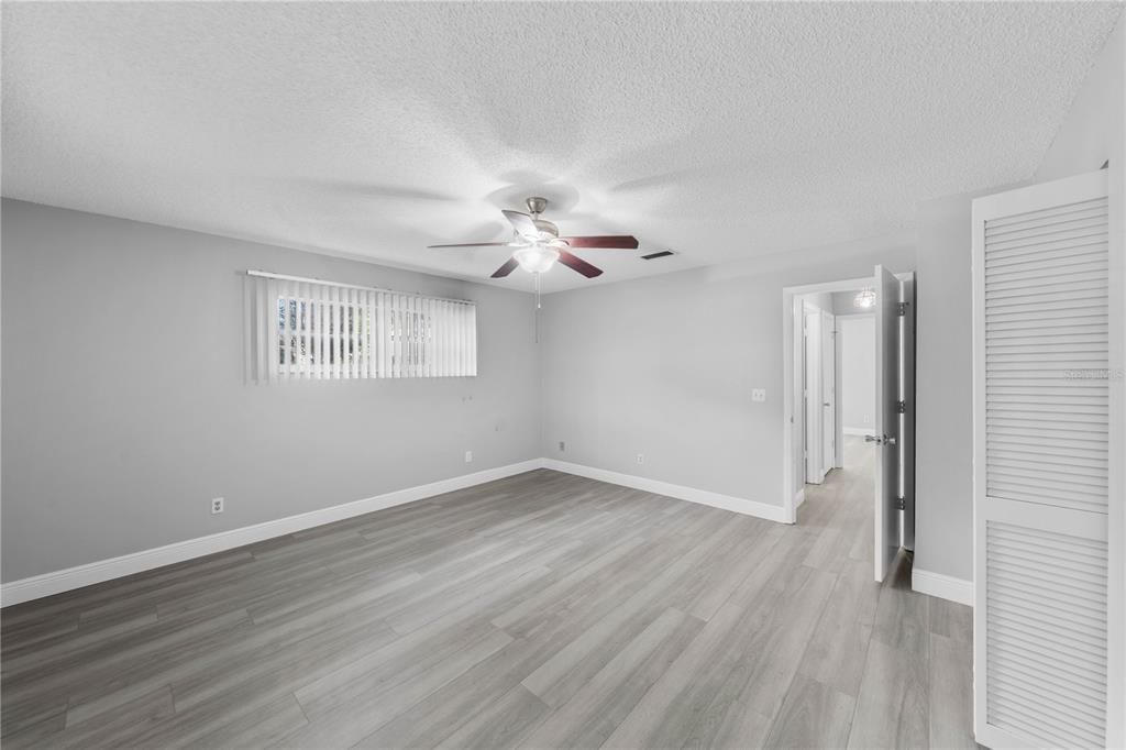 For Sale: $190,000 (2 beds, 2 baths, 1409 Square Feet)