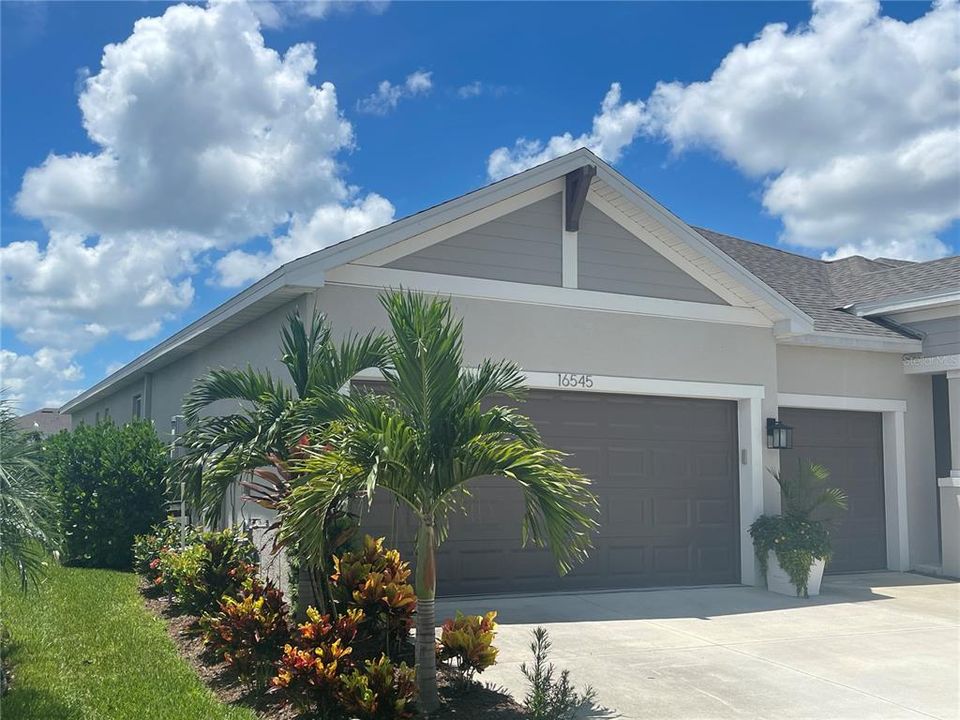 Active With Contract: $579,000 (4 beds, 3 baths, 2702 Square Feet)