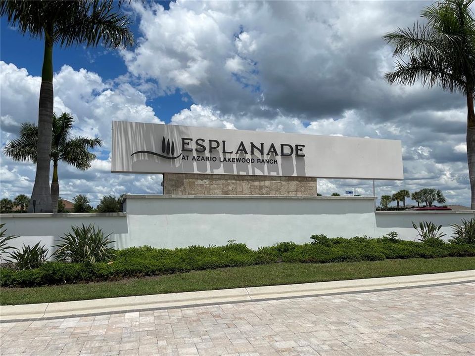 Active With Contract: $579,000 (4 beds, 3 baths, 2702 Square Feet)