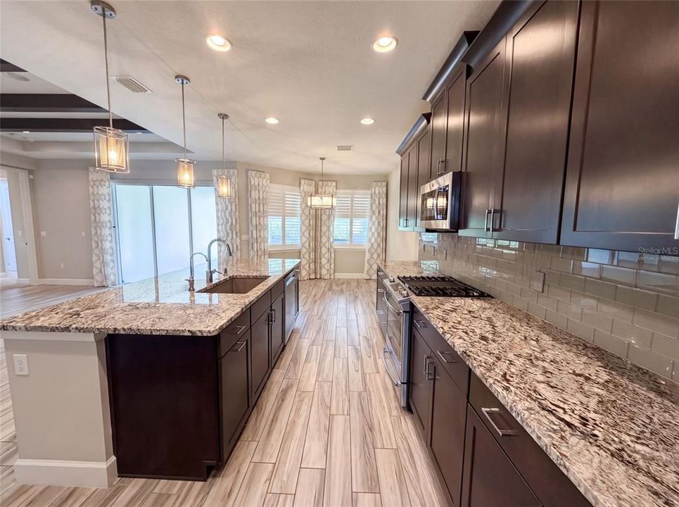 For Sale: $485,000 (3 beds, 2 baths, 2024 Square Feet)