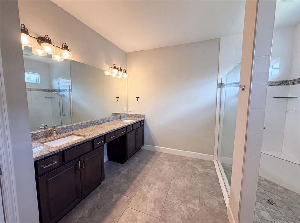 For Sale: $485,000 (3 beds, 2 baths, 2024 Square Feet)