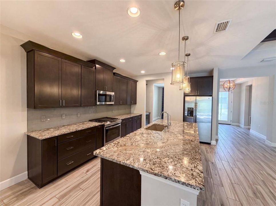 For Sale: $485,000 (3 beds, 2 baths, 2024 Square Feet)