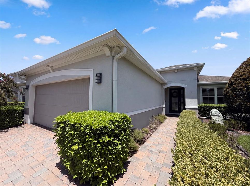 For Sale: $485,000 (3 beds, 2 baths, 2024 Square Feet)