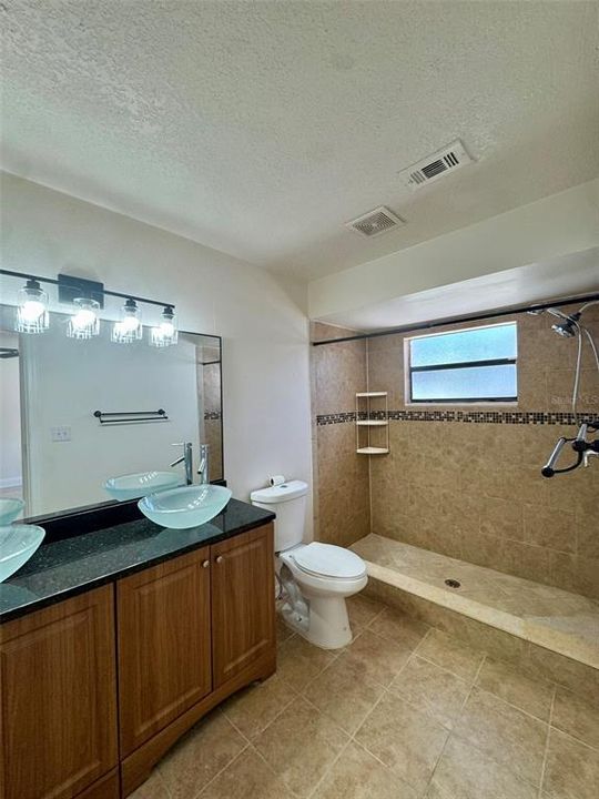 For Sale: $280,000 (3 beds, 2 baths, 1329 Square Feet)