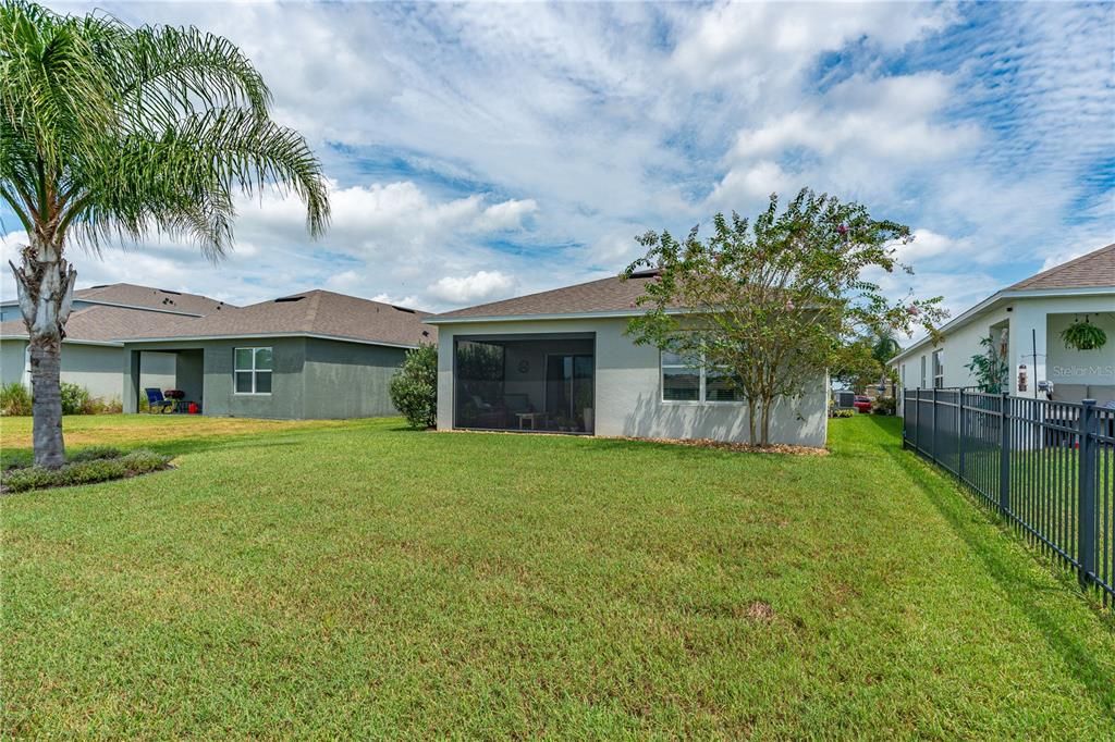 Activo con contrato: $375,000 (3 camas, 2 baños, 1613 Pies cuadrados)