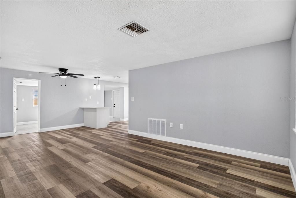 En Venta: $279,900 (3 camas, 2 baños, 1224 Pies cuadrados)