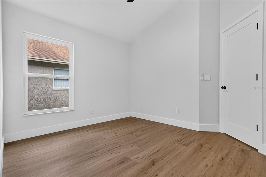 For Sale: $549,900 (3 beds, 2 baths, 1719 Square Feet)
