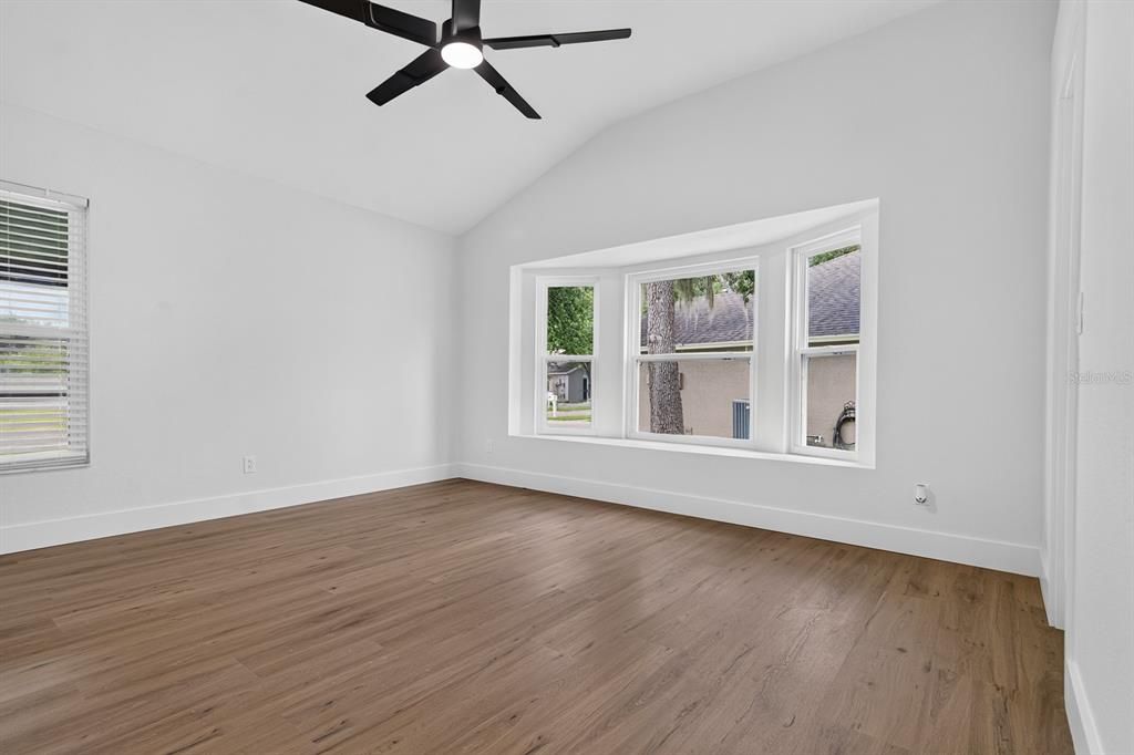 For Sale: $549,900 (3 beds, 2 baths, 1719 Square Feet)