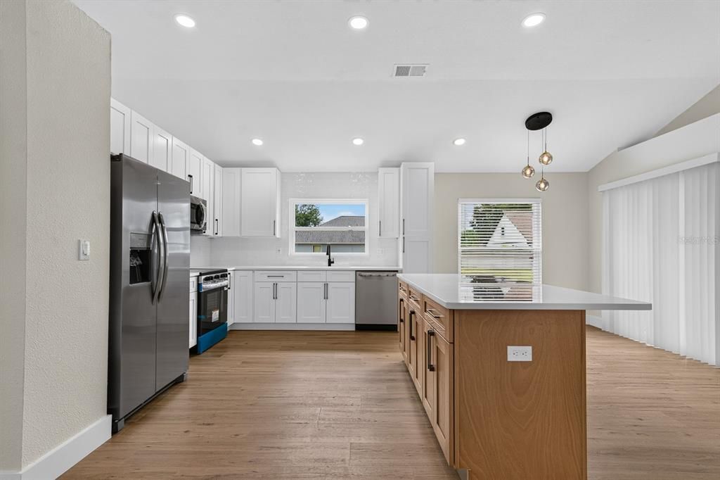 For Sale: $549,900 (3 beds, 2 baths, 1719 Square Feet)