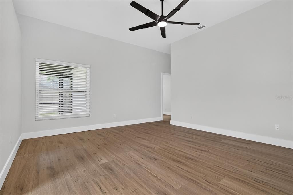 For Sale: $549,900 (3 beds, 2 baths, 1719 Square Feet)