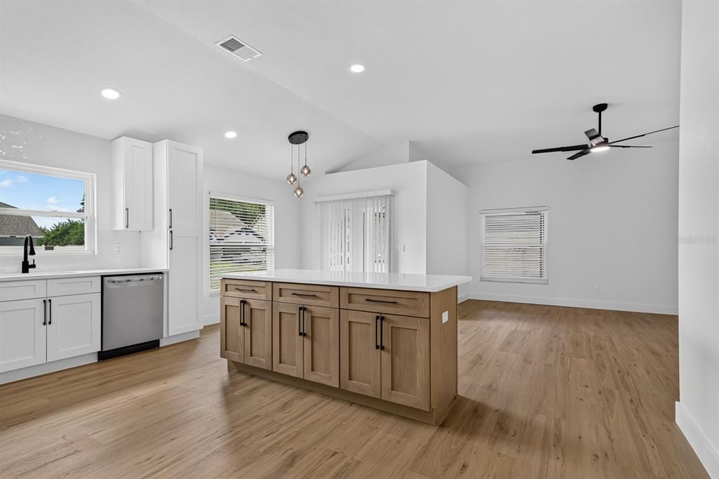 For Sale: $549,900 (3 beds, 2 baths, 1719 Square Feet)
