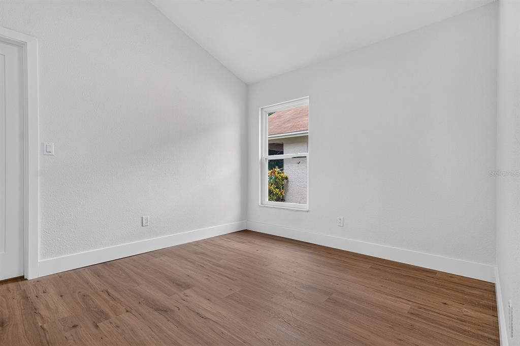For Sale: $549,900 (3 beds, 2 baths, 1719 Square Feet)