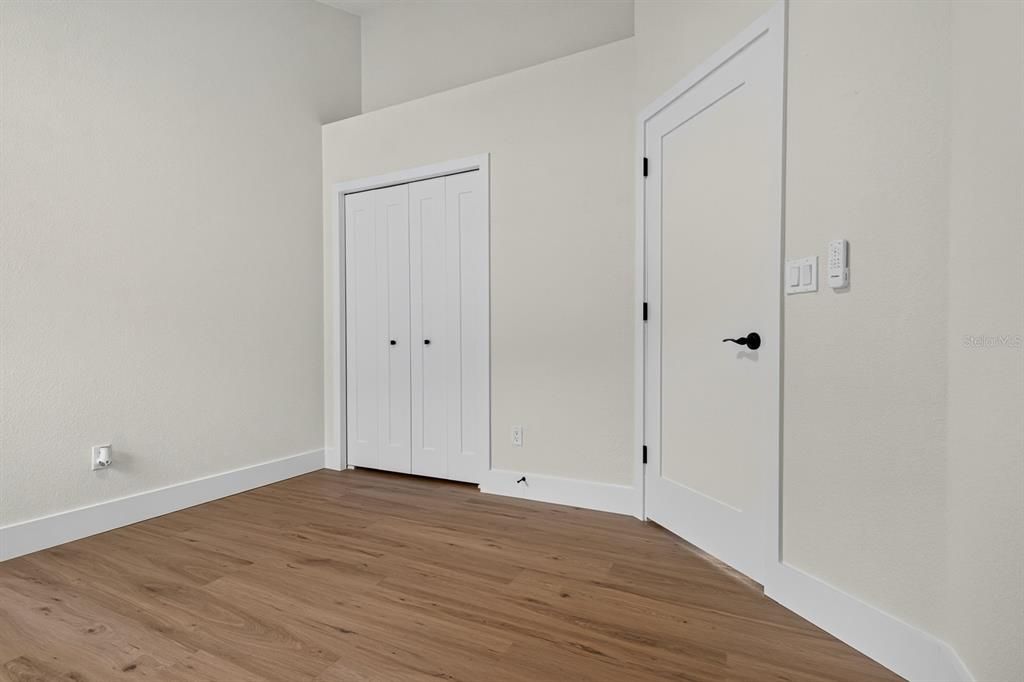 For Sale: $549,900 (3 beds, 2 baths, 1719 Square Feet)