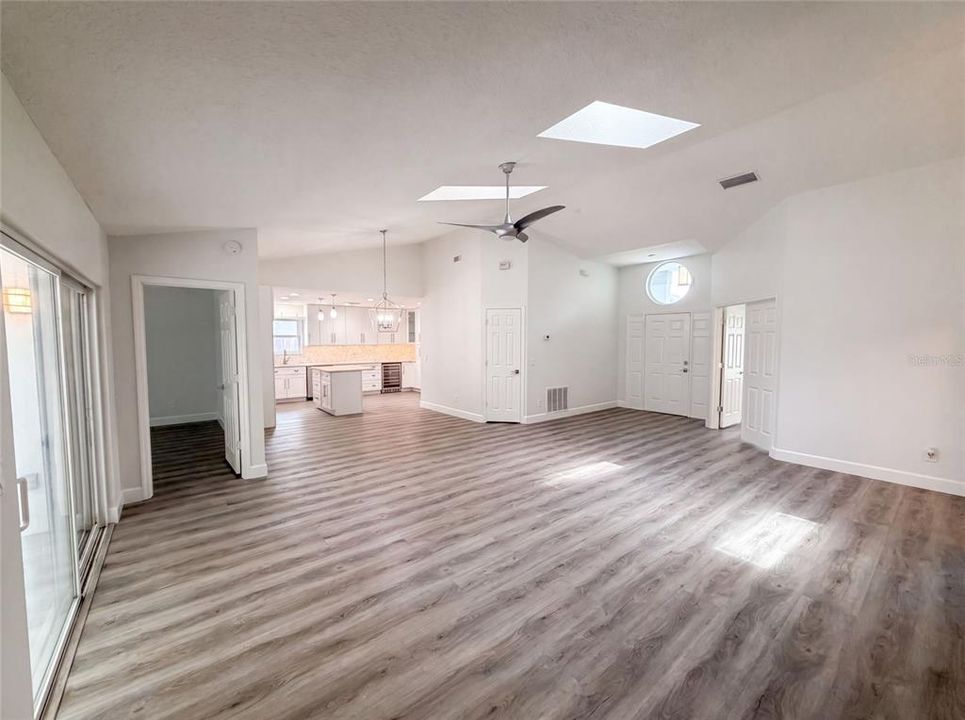 For Sale: $431,000 (4 beds, 2 baths, 1758 Square Feet)