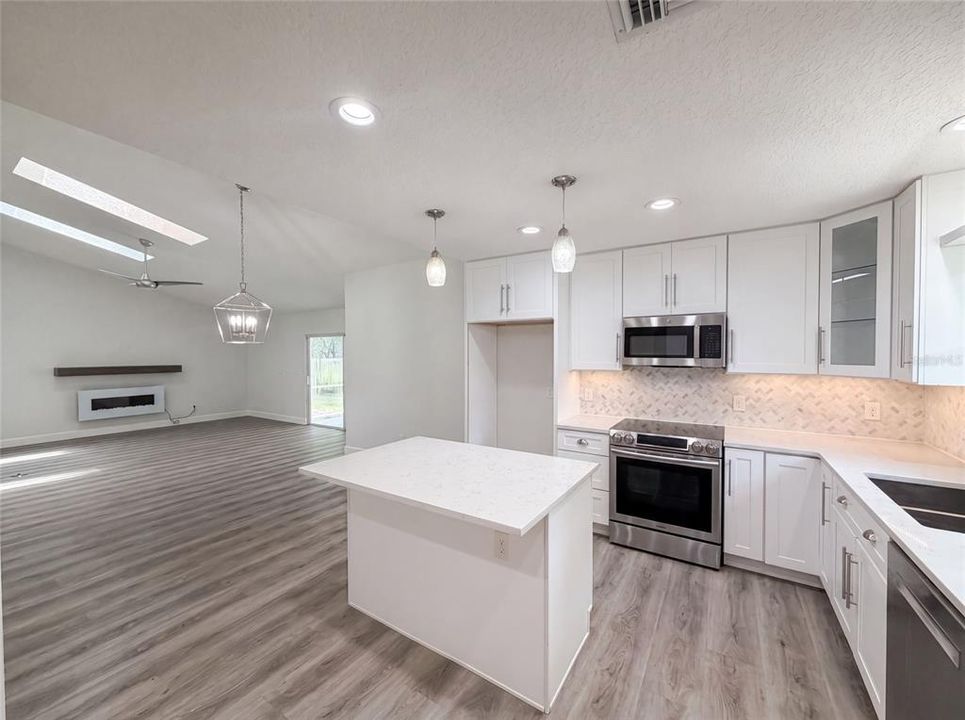 For Sale: $431,000 (4 beds, 2 baths, 1758 Square Feet)