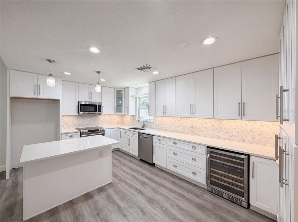 For Sale: $431,000 (4 beds, 2 baths, 1758 Square Feet)