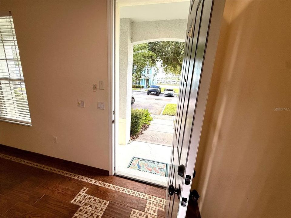 For Rent: $2,499 (3 beds, 2 baths, 1672 Square Feet)