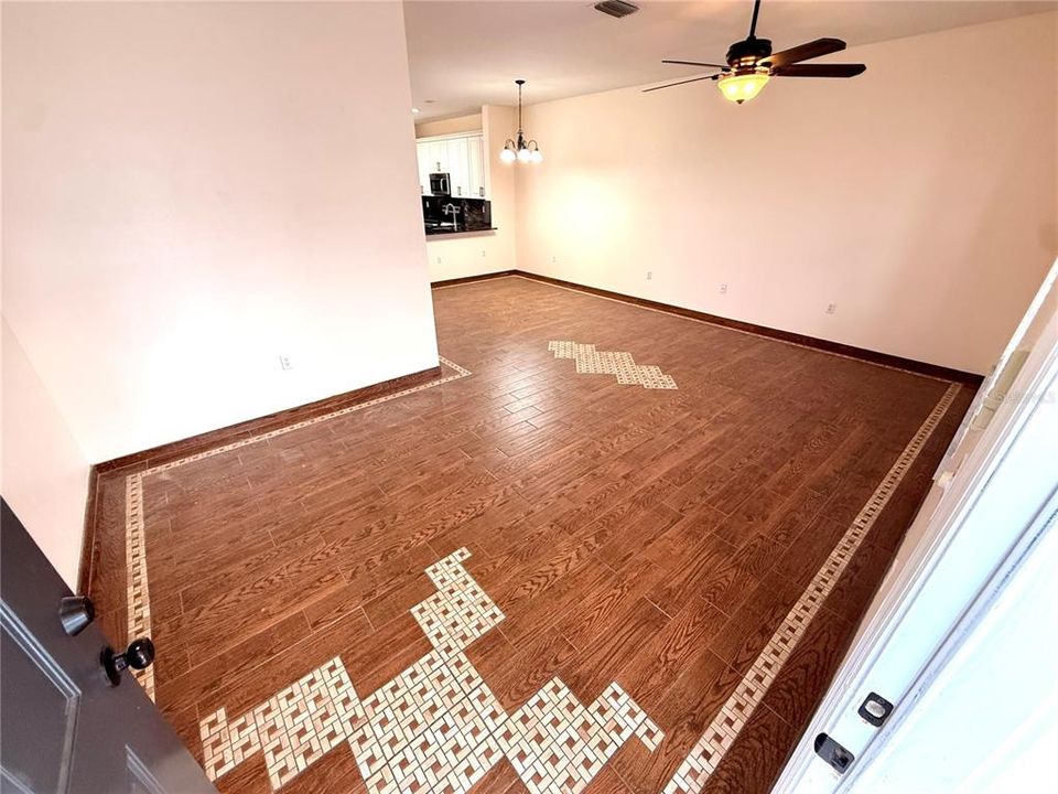For Rent: $2,499 (3 beds, 2 baths, 1672 Square Feet)