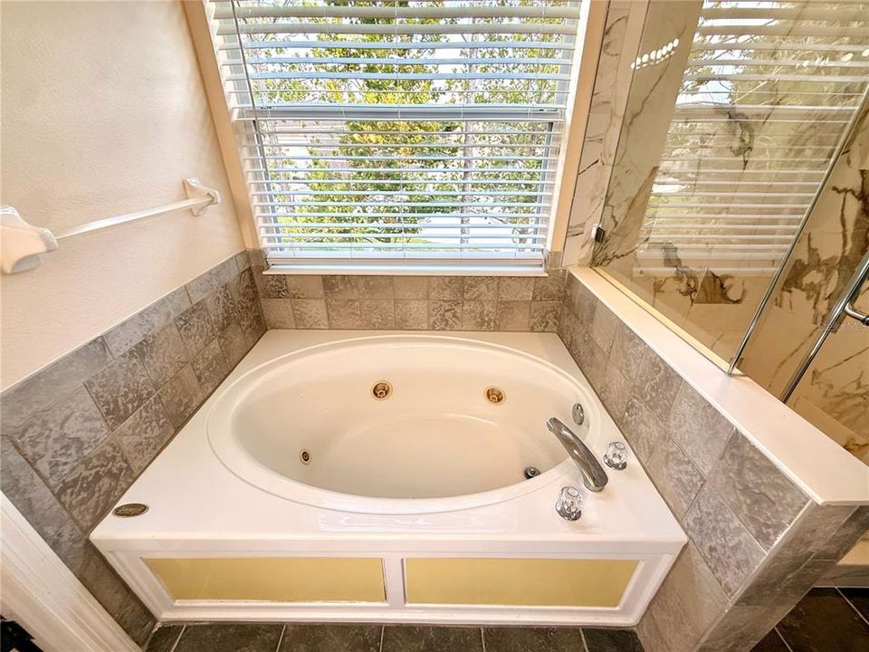 For Rent: $2,499 (3 beds, 2 baths, 1672 Square Feet)