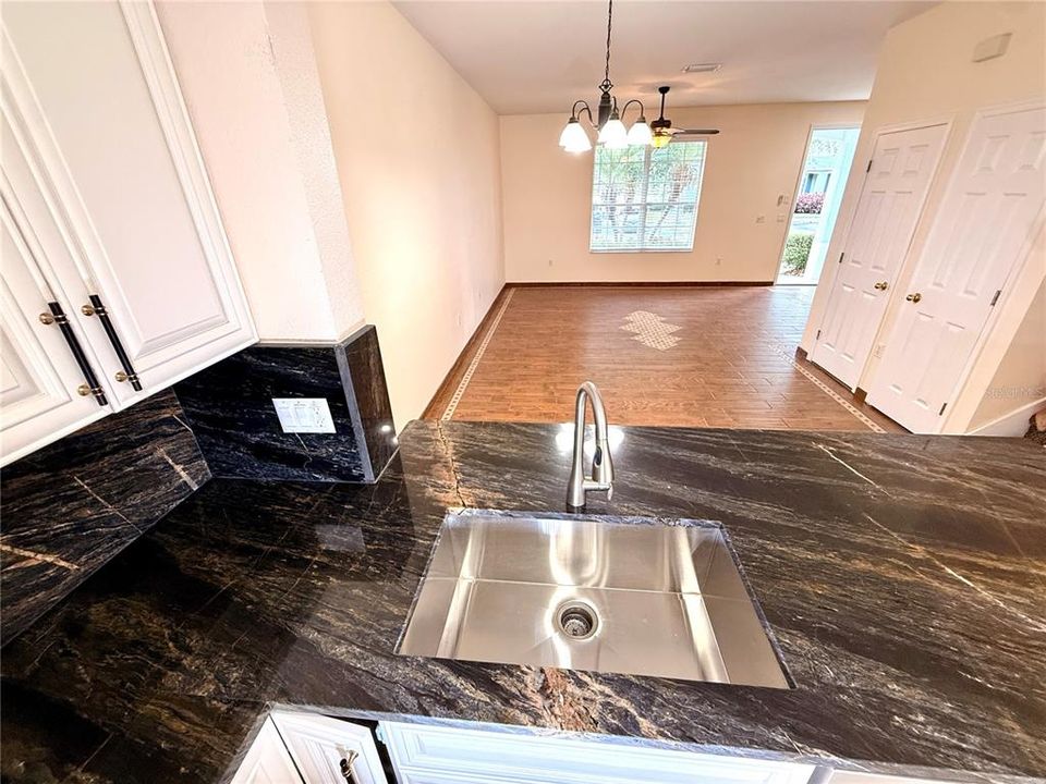 For Rent: $2,499 (3 beds, 2 baths, 1672 Square Feet)