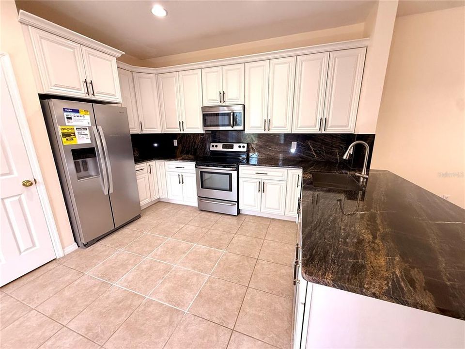 For Rent: $2,499 (3 beds, 2 baths, 1672 Square Feet)