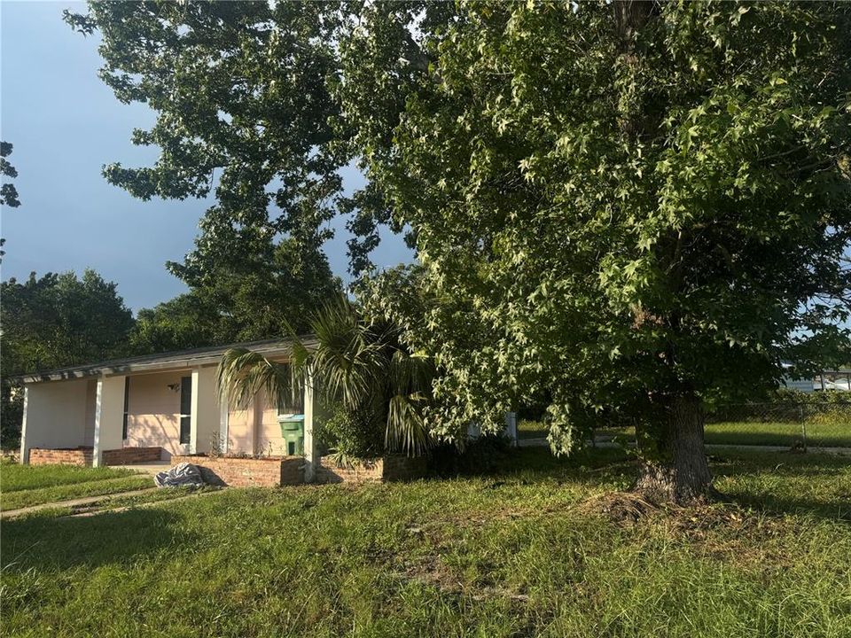 For Rent: $1,700 (3 beds, 1 baths, 1085 Square Feet)
