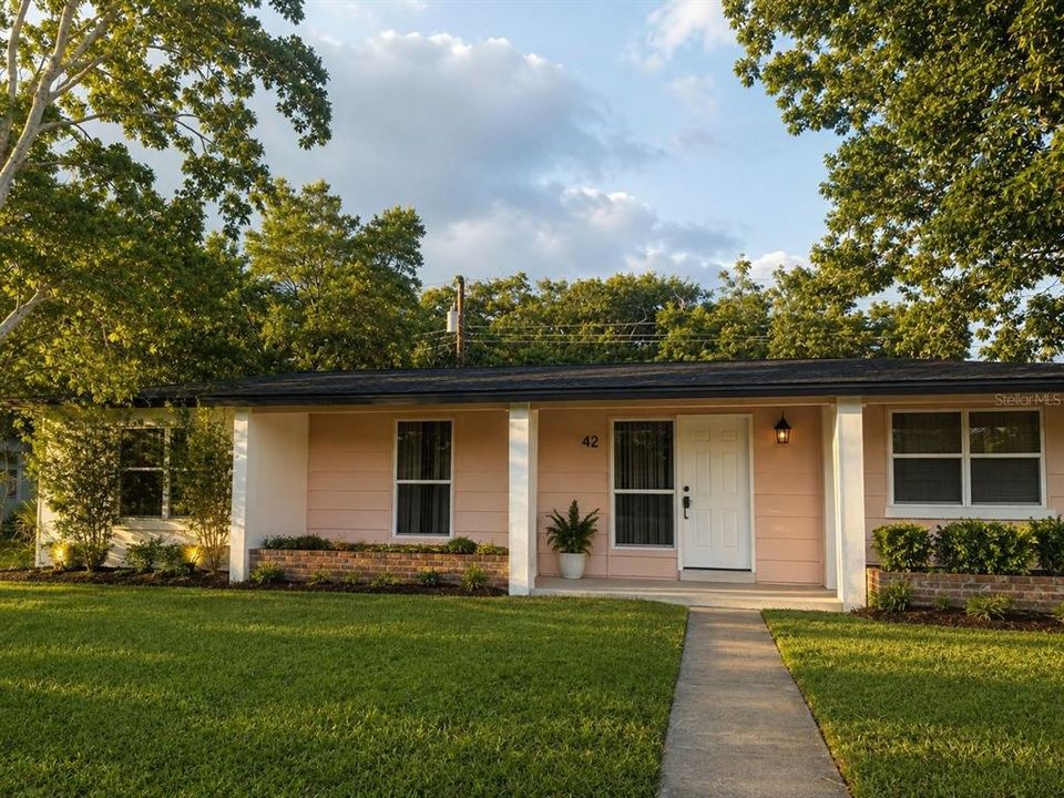 For Rent: $1,700 (3 beds, 1 baths, 1085 Square Feet)