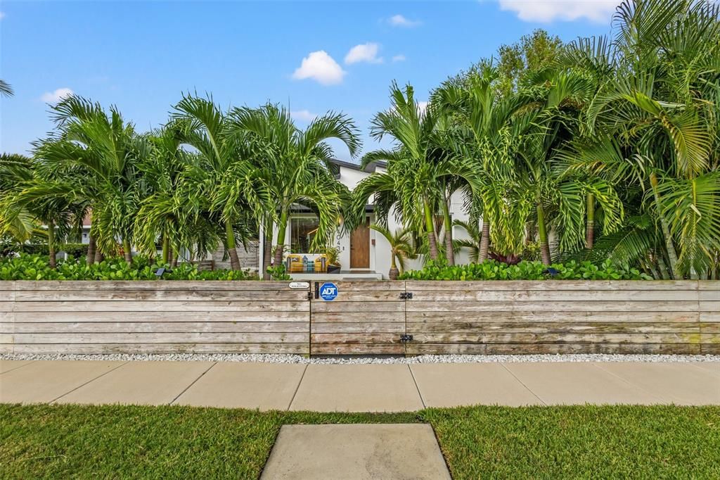 En Venta: $825,000 (3 camas, 2 baños, 1881 Pies cuadrados)