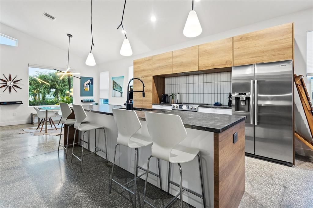 En Venta: $825,000 (3 camas, 2 baños, 1881 Pies cuadrados)
