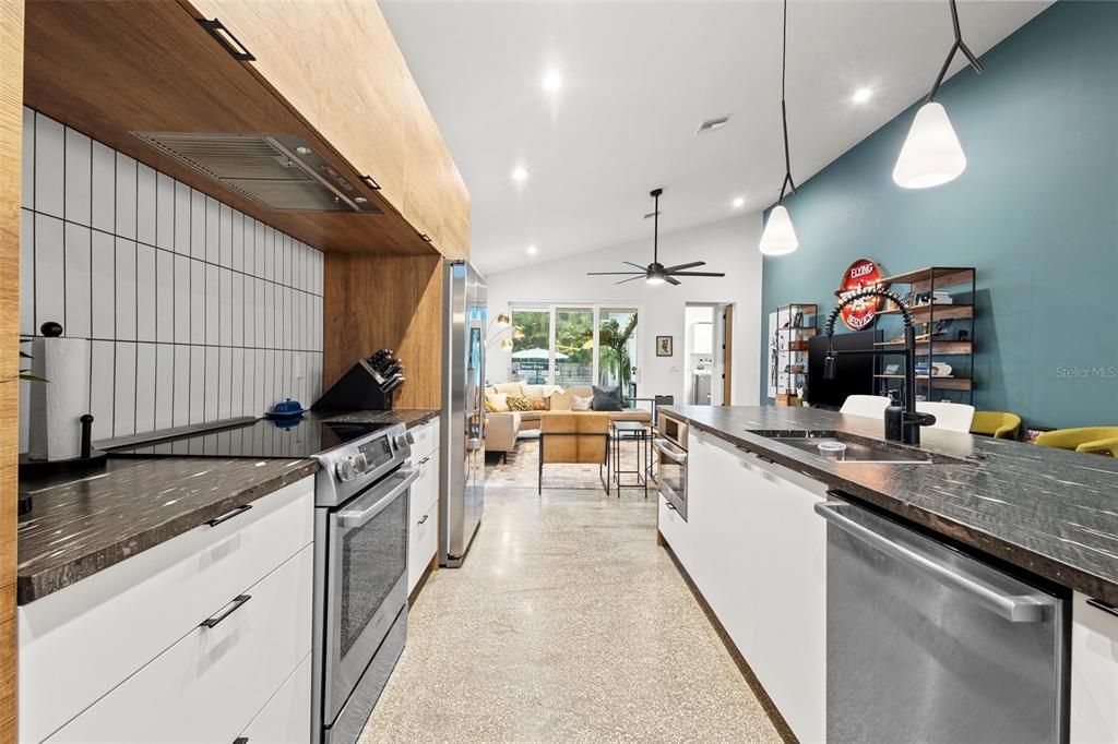 En Venta: $825,000 (3 camas, 2 baños, 1881 Pies cuadrados)