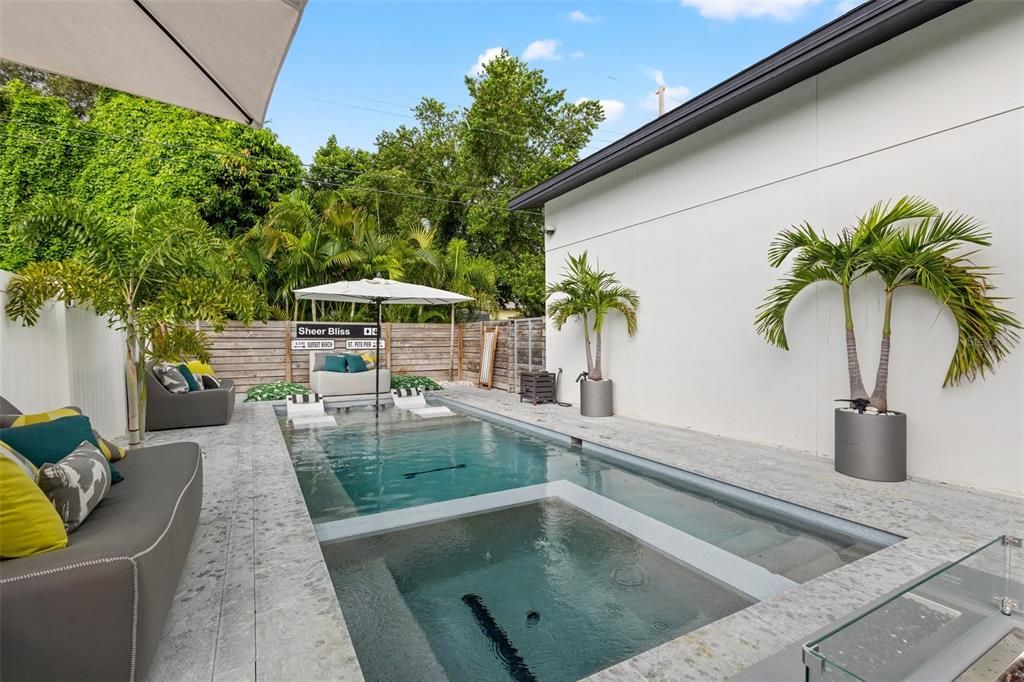En Venta: $825,000 (3 camas, 2 baños, 1881 Pies cuadrados)