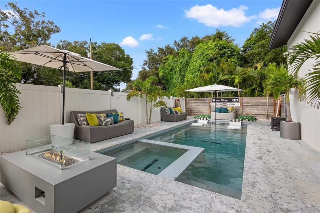 En Venta: $825,000 (3 camas, 2 baños, 1881 Pies cuadrados)