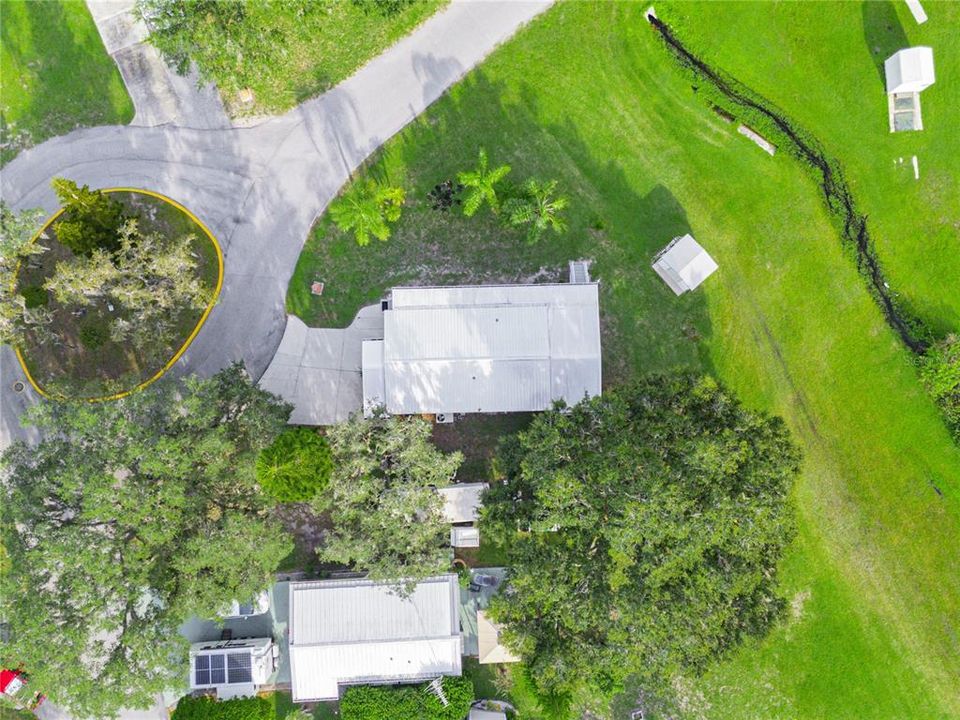 For Sale: $165,000 (2 beds, 2 baths, 864 Square Feet)