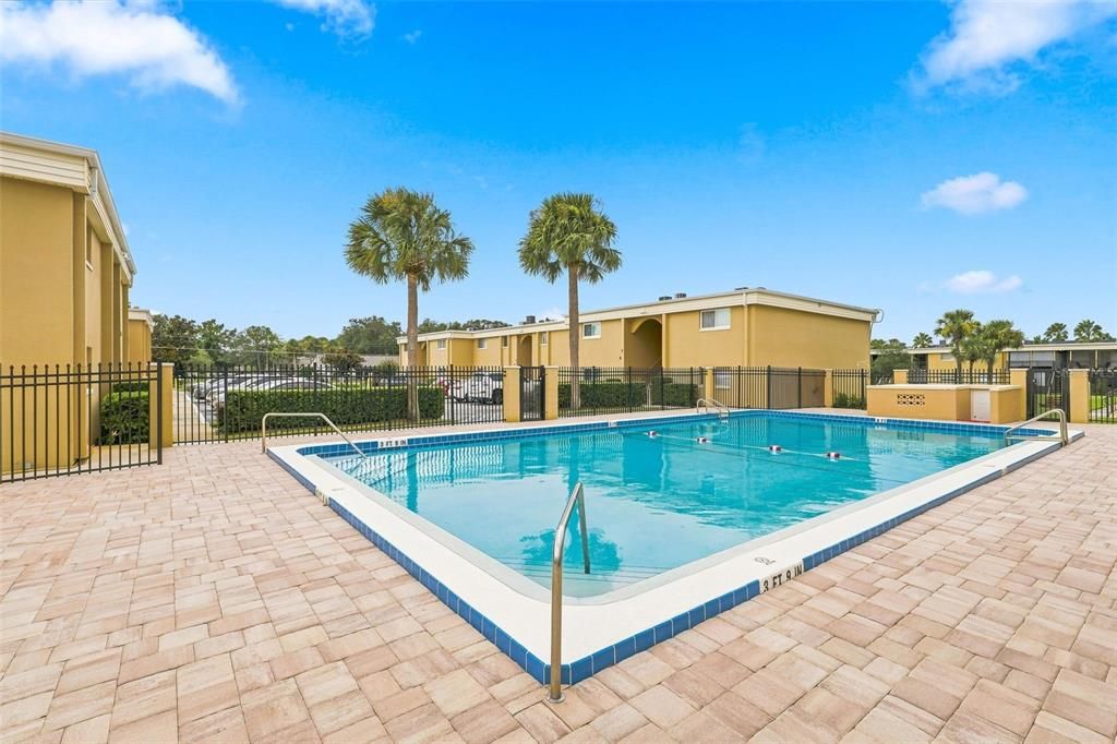 For Sale: $140,000 (1 beds, 1 baths, 644 Square Feet)