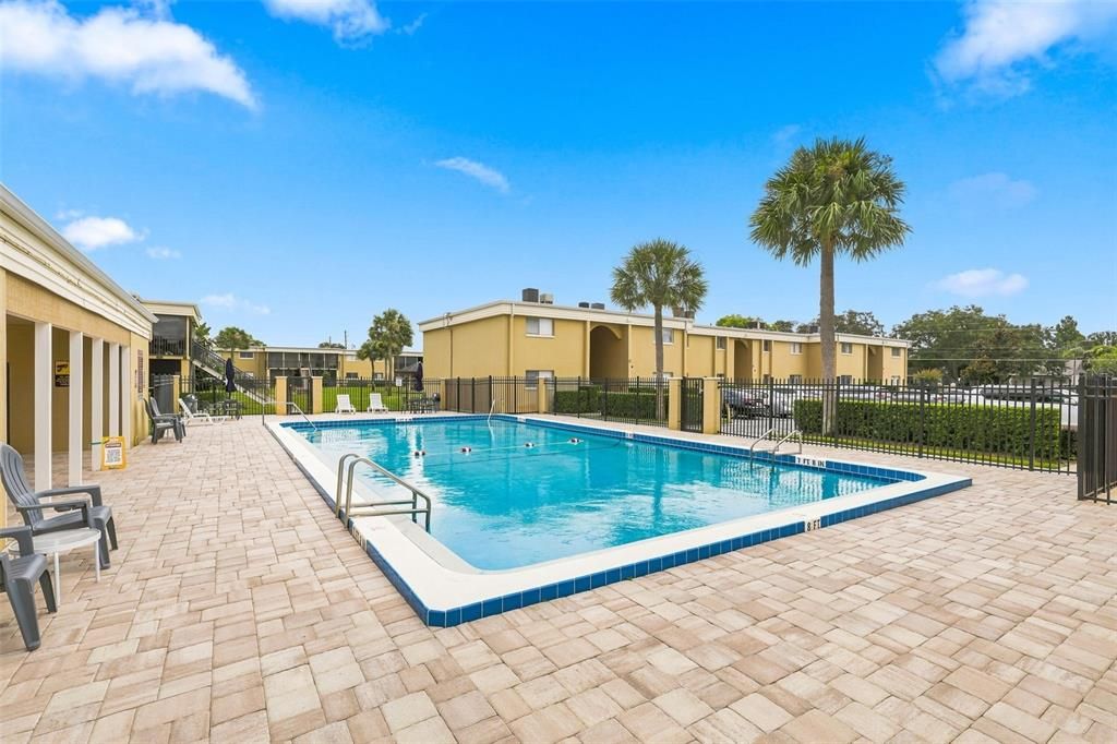 For Sale: $140,000 (1 beds, 1 baths, 644 Square Feet)